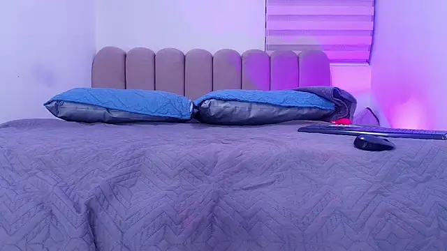 nicol f online show from April 9, 3:17 am