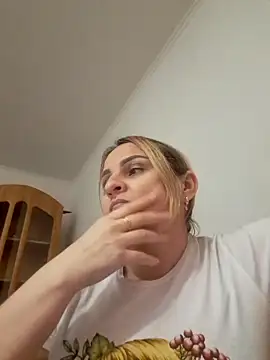 Malichkaanna30 online show from March 2, 12:54 pm