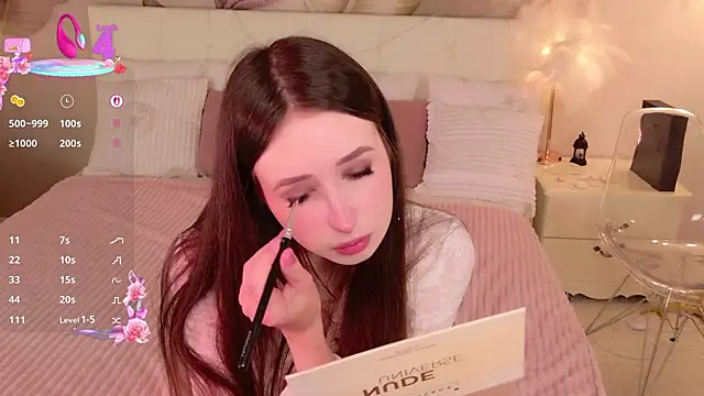 Snapshot of AliceLiddelle chatting on February 1, 4:49 pm AliceLiddelle online show from February 1, 4:49 pm