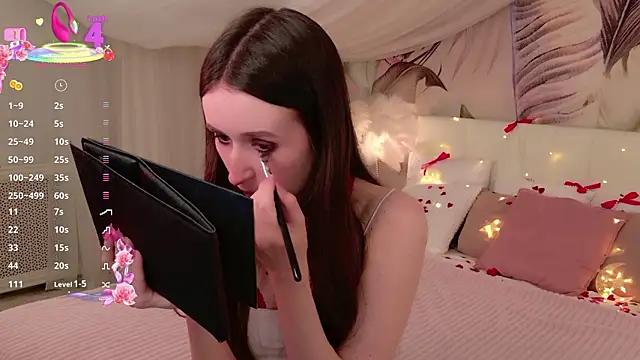 Snapshot of AliceLiddelle chatting on February 13, 12:01 pm AliceLiddelle online show from February 13, 12:01 pm