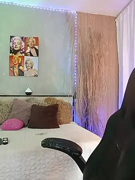 nahiarapalmer19 online show from August 7, 8:33 pm