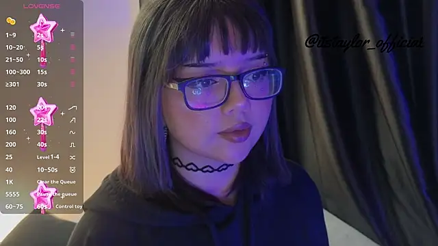Snapshot of missy_taylor_ chatting on June 4, 11:33 pm missy taylor online show from June 4, 11:33 pm