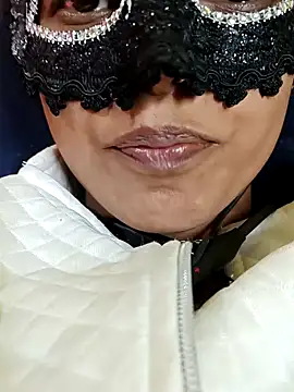 Snapshot of GF_nd_BF_ chatting on December 10, 7:00 pm GF nd BF  online show from December 10, 7:00 pm