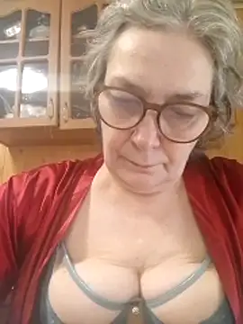 Snapshot of IrinaSweet54 chatting on April 23, 8:46 am IrinaSweet54 online show from April 23, 8:46 am