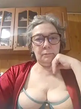 Snapshot of IrinaSweet54 chatting on April 26, 7:50 am IrinaSweet54 online show from April 26, 7:50 am