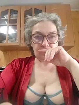 Snapshot of IrinaSweet54 chatting on April 29, 7:45 am IrinaSweet54 online show from April 29, 7:45 am
