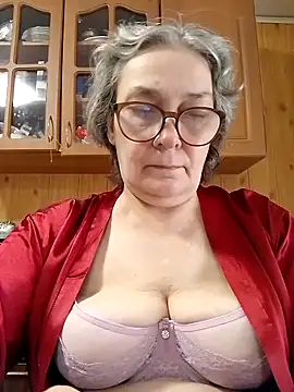 Snapshot of IrinaSweet54 chatting on May 9, 7:13 am IrinaSweet54 online show from May 9, 7:13 am