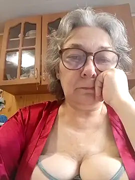 Snapshot of IrinaSweet54 chatting on June 3, 8:17 am IrinaSweet54 online show from June 3, 8:17 am