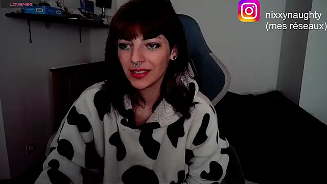 Snapshot of Nixxy_naughty chatting on January 8, 6:31 pm Nixxy naughty online show from January 8, 6:31 pm