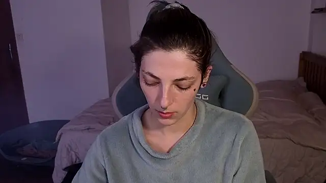 Snapshot of Nixxy_naughty chatting on January 17, 8:23 pm Nixxy naughty online show from January 17, 8:23 pm