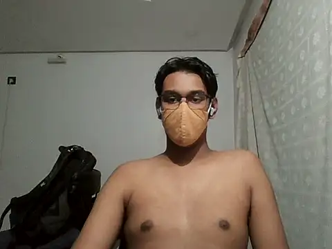 Snapshot of brownguy1234 chatting on February 7, 2:26 pm brownguy1234 online show from February 7, 2:26 pm