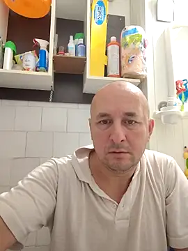 Snapshot of intx800 chatting on December 13, 3:27 am intx800 online show from December 13, 3:27 am