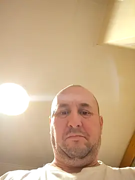 Snapshot of intx800 chatting on December 17, 3:17 am intx800 online show from December 17, 3:17 am