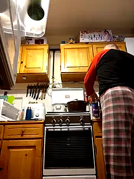 Snapshot of intx800 chatting on February 13, 3:07 am intx800 online show from February 13, 3:07 am