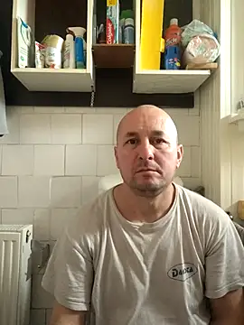 Snapshot of intx800 chatting on March 8, 5:17 am intx800 online show from March 8, 5:17 am