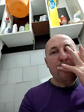 Snapshot of intx800 chatting on March 13, 4:34 pm intx800 online show from March 13, 4:34 pm