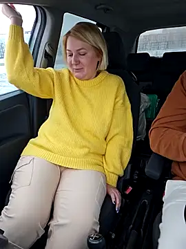 Snapshot of -Schweppes- chatting on January 16, 7:49 am -Schweppes- online show from January 16, 7:49 am