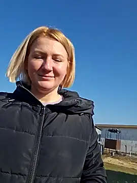 Snapshot of -Schweppes- chatting on February 24, 10:15 am -Schweppes- online show from February 24, 10:15 am