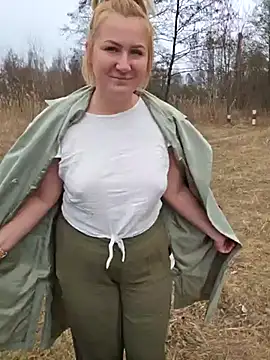 Snapshot of -Schweppes- chatting on March 13, 9:32 am -Schweppes- online show from March 13, 9:32 am