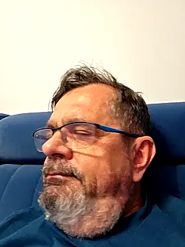 axecoman60 online show from April 25, 5:43 pm