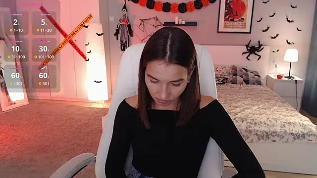 Bellla Haddid online show from October 26, 1:44 am