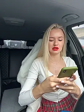 Snapshot of Devill_Angel_ chatting on May 31, 10:33 am Devill Angel online show from May 31, 10:33 am