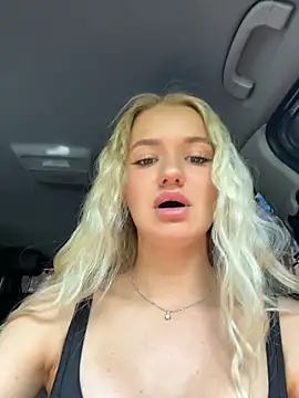 Snapshot of Devill_Angel_ chatting on June 28, 10:10 am Devill Angel online show from June 28, 10:10 am
