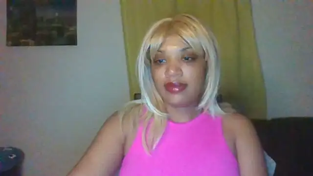 Snapshot of thekelliecapri chatting on June 4, 4:29 am thekelliecapri online show from June 4, 4:29 am