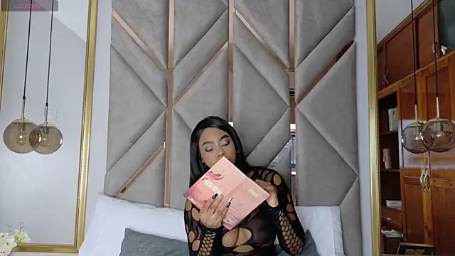 Snapshot of Lola_King chatting on October 2, 7:21 pm Lola King online show from October 2, 7:21 pm