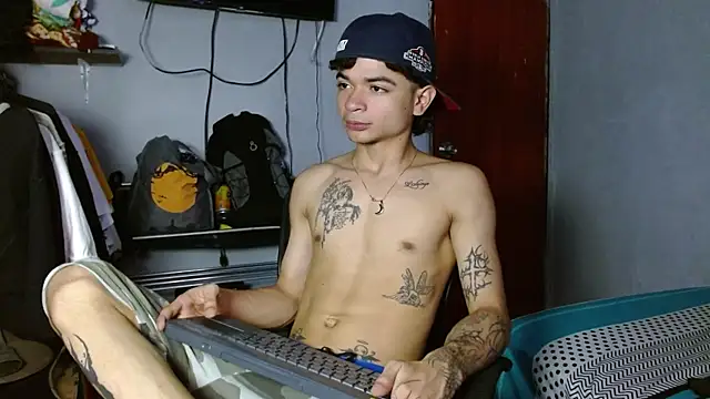 Snapshot of Lovebeng_ chatting on July 24, 9:57 pm Lovebeng online show from July 24, 9:57 pm
