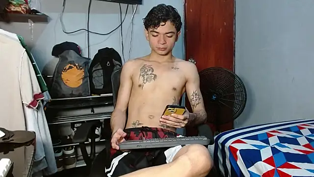 Snapshot of Lovebeng_ chatting on July 30, 11:37 pm Lovebeng online show from July 30, 11:37 pm