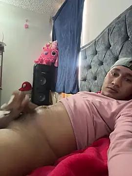 Snapshot of ZMalco2Hend8 chatting on February 7, 10:13 pm ZMalco2Hend8 online show from February 7, 10:13 pm