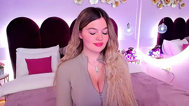 ZaraBloom online show from March 11, 4:02 pm