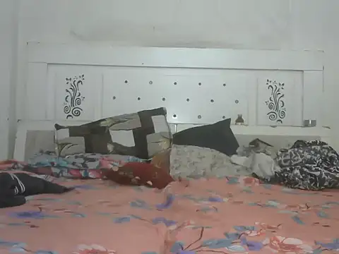 Snapshot of MONICA-LOVE chatting on October 15, 4:01 am MONICA-LOVE online show from October 15, 4:01 am