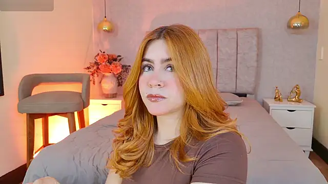 Snapshot of april_rousse chatting on April 9, 12:21 pm april rousse online show from April 9, 12:21 pm