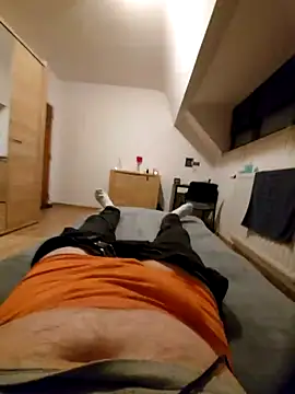 Snapshot of pascalino100 chatting on February 18, 7:19 pm pascalino100 online show from February 18, 7:19 pm