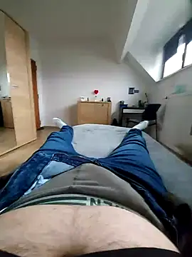 Snapshot of pascalino100 chatting on February 22, 3:25 pm pascalino100 online show from February 22, 3:25 pm