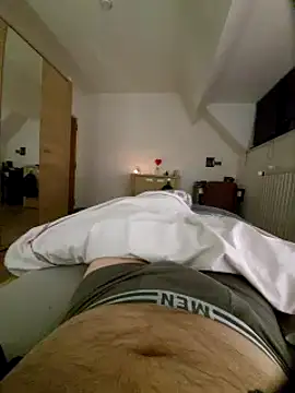 Snapshot of pascalino100 chatting on March 11, 10:09 pm pascalino100 online show from March 11, 10:09 pm