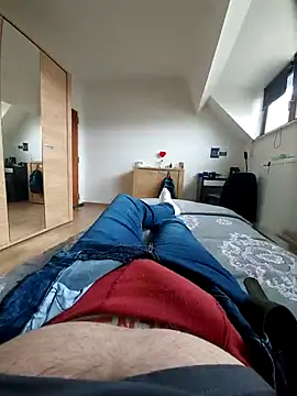 Snapshot of pascalino100 chatting on March 13, 12:02 pm pascalino100 online show from March 13, 12:02 pm