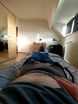 Snapshot of pascalino100 chatting on March 19, 4:34 pm pascalino100 online show from March 19, 4:34 pm