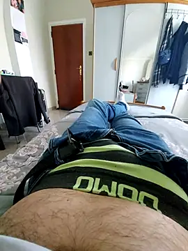 Snapshot of pascalino100 chatting on September 16, 12:17 pm pascalino100 online show from September 16, 12:17 pm