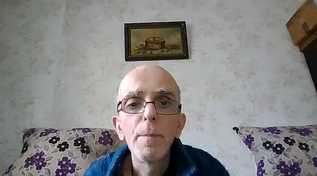 Snapshot of mariusica1@xh chatting on February 9, 1:14 pm mariusica1xh online show from February 9, 1:14 pm