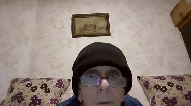 Snapshot of mariusica1@xh chatting on February 13, 2:23 am mariusica1xh online show from February 13, 2:23 am