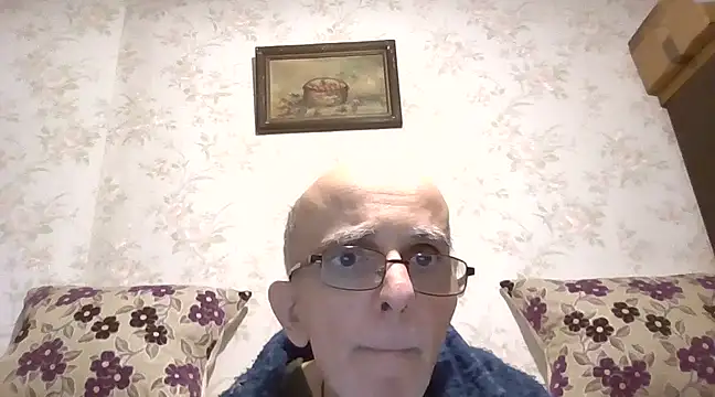 Snapshot of mariusica1@xh chatting on February 14, 10:47 pm mariusica1xh online show from February 14, 10:47 pm