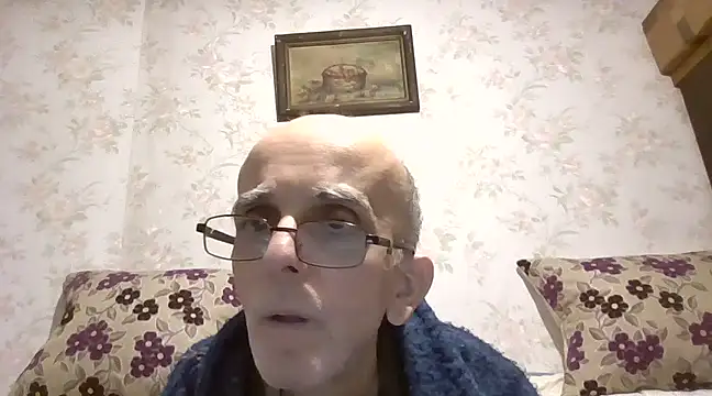 Snapshot of mariusica1@xh chatting on February 15, 11:03 pm mariusica1xh online show from February 15, 11:03 pm