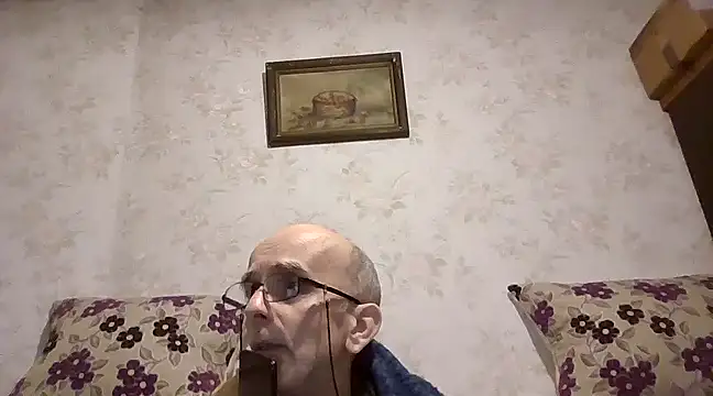 Snapshot of mariusica1@xh chatting on February 16, 9:27 pm mariusica1xh online show from February 16, 9:27 pm