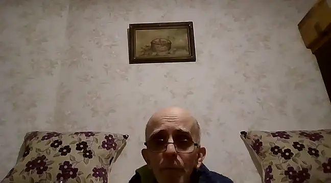 Snapshot of mariusica1@xh chatting on February 17, 8:15 pm mariusica1xh online show from February 17, 8:15 pm