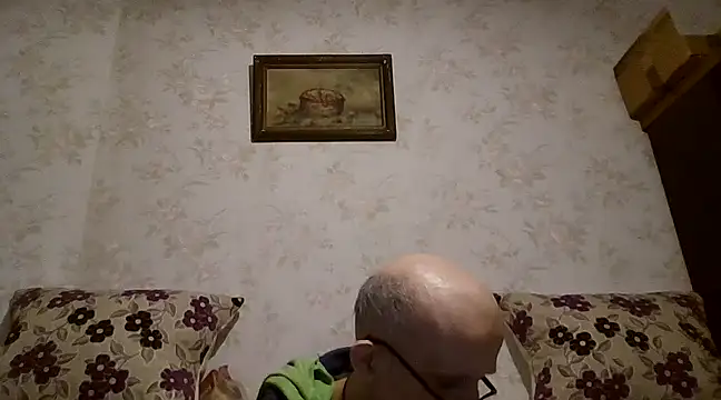 Snapshot of mariusica1@xh chatting on February 18, 2:27 am mariusica1xh online show from February 18, 2:27 am