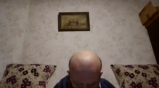 Snapshot of mariusica1@xh chatting on February 19, 6:54 pm mariusica1xh online show from February 19, 6:54 pm