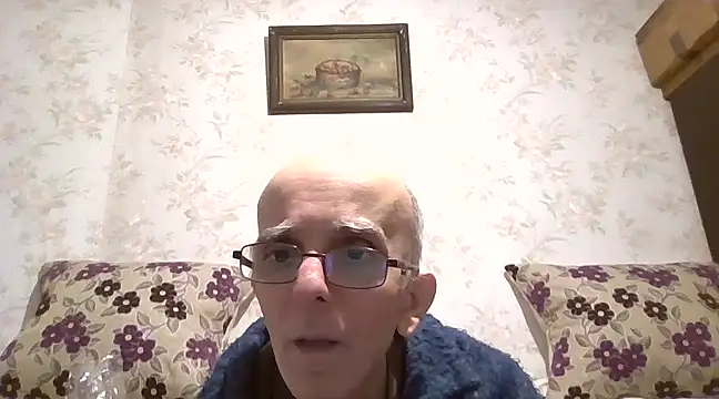 Snapshot of mariusica1@xh chatting on February 20, 1:03 am mariusica1xh online show from February 20, 1:03 am